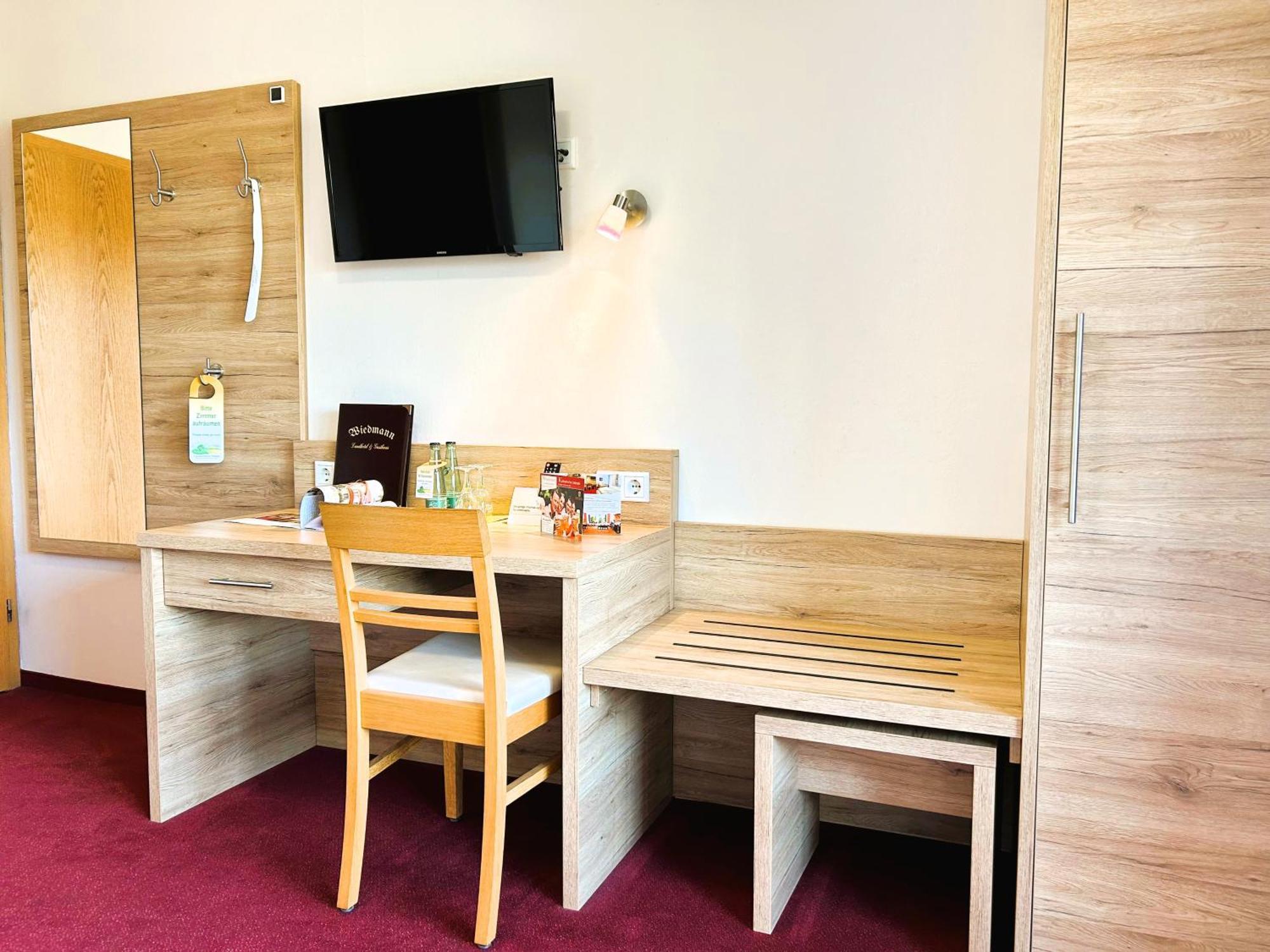 Gasthaus Und Landhotel Wiedmann Eresing Εξωτερικό φωτογραφία
