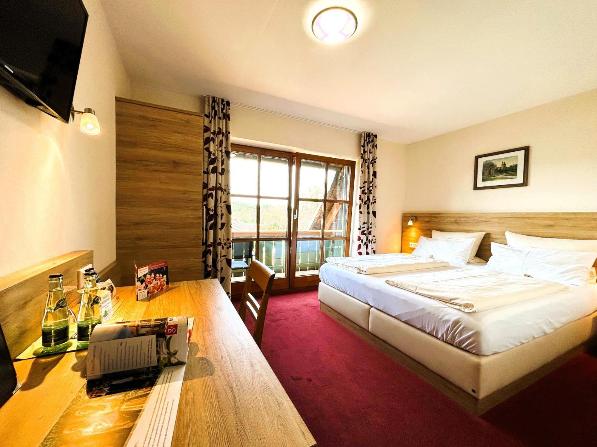 Gasthaus Und Landhotel Wiedmann Eresing Εξωτερικό φωτογραφία