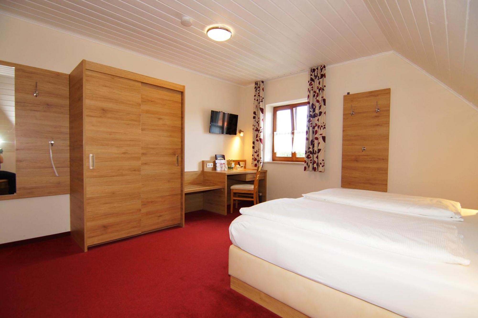 Gasthaus Und Landhotel Wiedmann Eresing Εξωτερικό φωτογραφία
