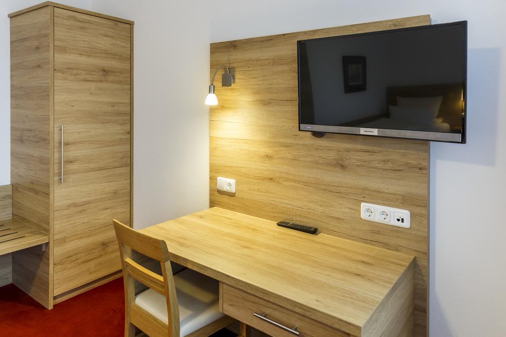 Gasthaus Und Landhotel Wiedmann Eresing Εξωτερικό φωτογραφία