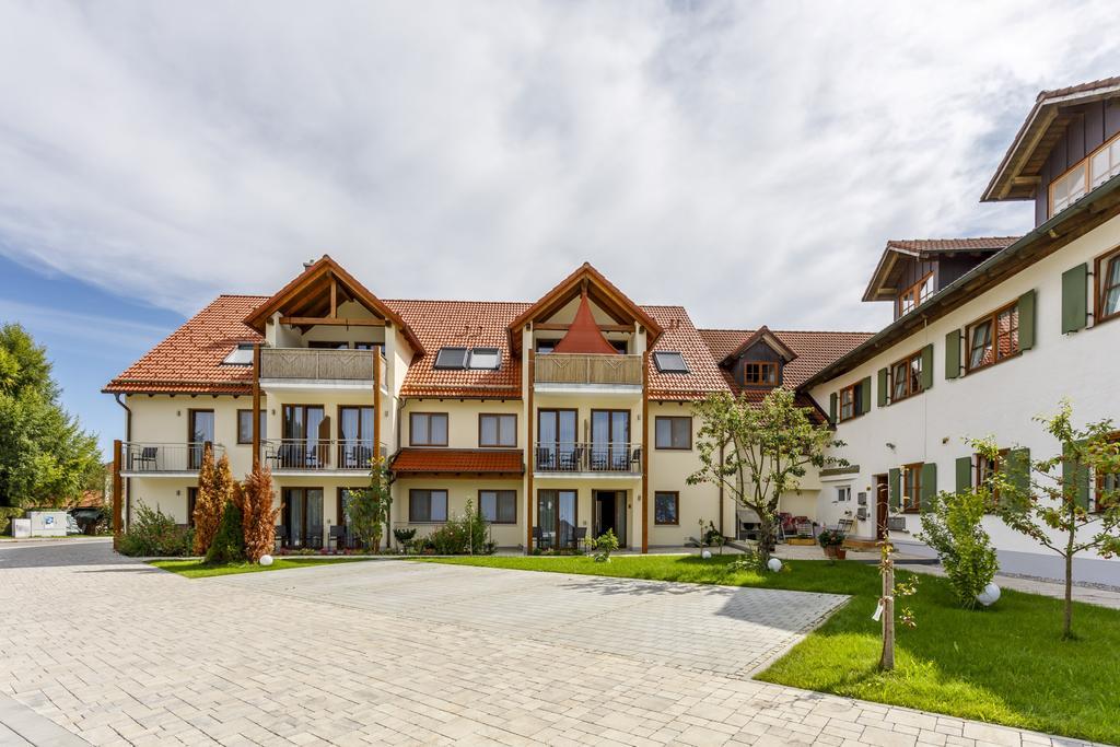Gasthaus Und Landhotel Wiedmann Eresing Εξωτερικό φωτογραφία