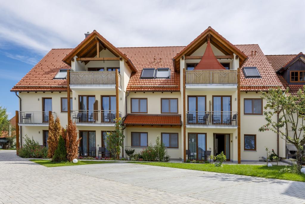 Gasthaus Und Landhotel Wiedmann Eresing Εξωτερικό φωτογραφία