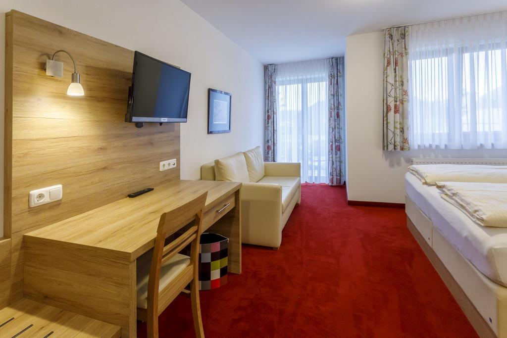 Gasthaus Und Landhotel Wiedmann Eresing Εξωτερικό φωτογραφία