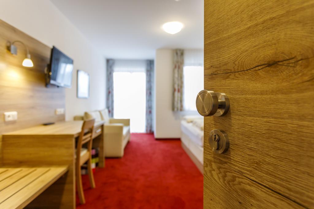 Gasthaus Und Landhotel Wiedmann Eresing Εξωτερικό φωτογραφία