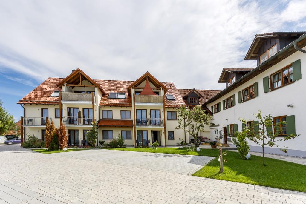 Gasthaus Und Landhotel Wiedmann Eresing Εξωτερικό φωτογραφία